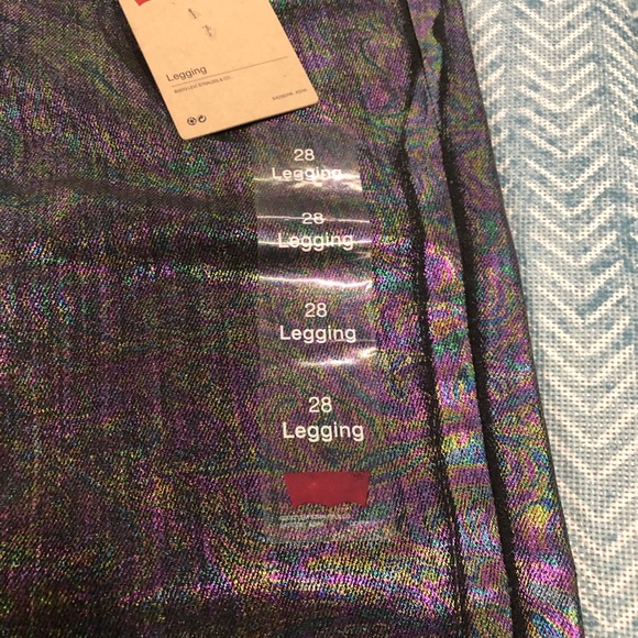 Leviβs Black Petrol Coated Skinny Legging Jeans - Picture 11 of 16